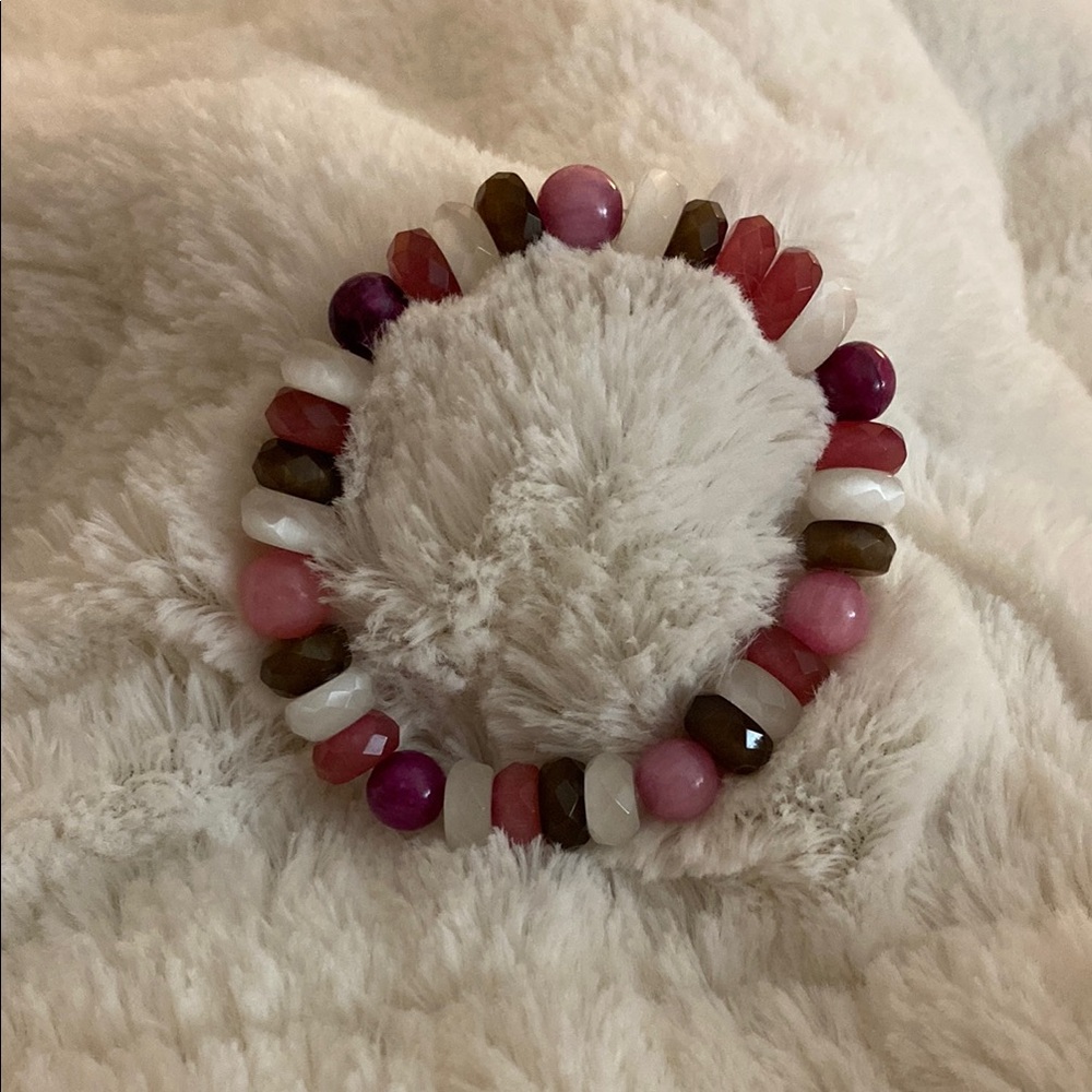 Handcrafted rosey & mauve colored semi precious quartz bracelet
